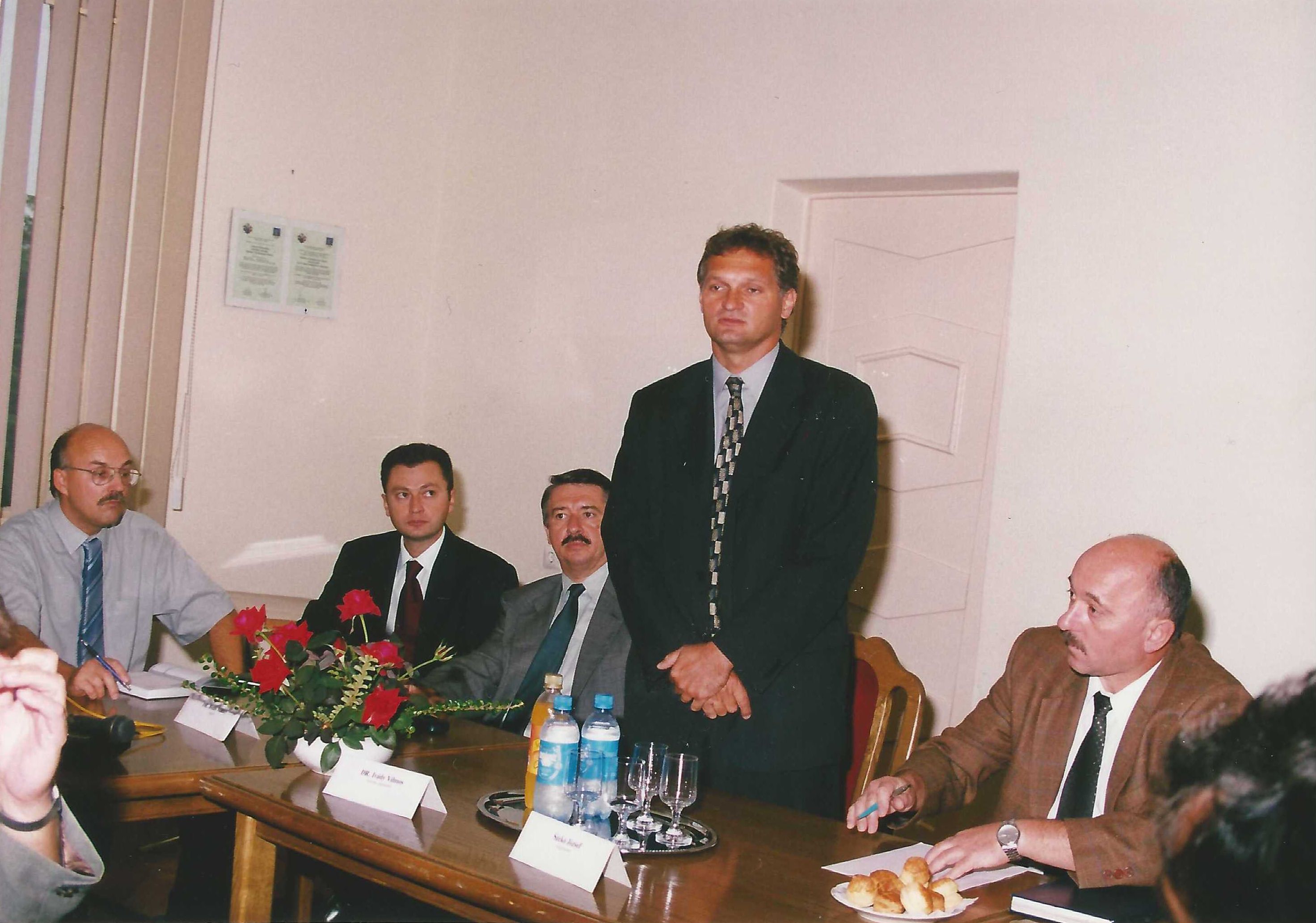 Tanácskozás a Városházán