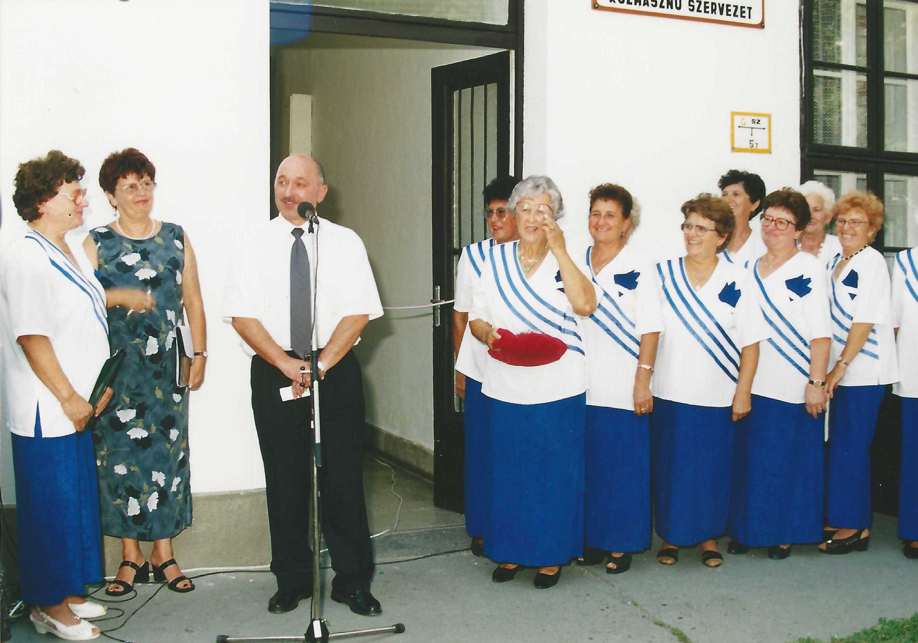 Nyugdíjas székház átadása