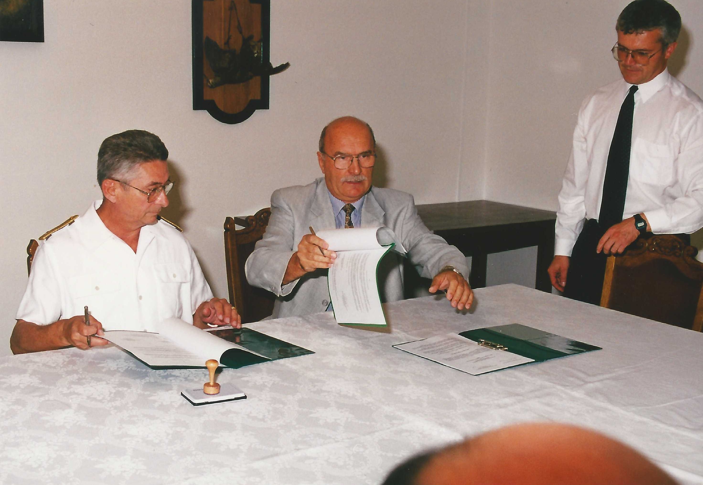 Szerződéskötés