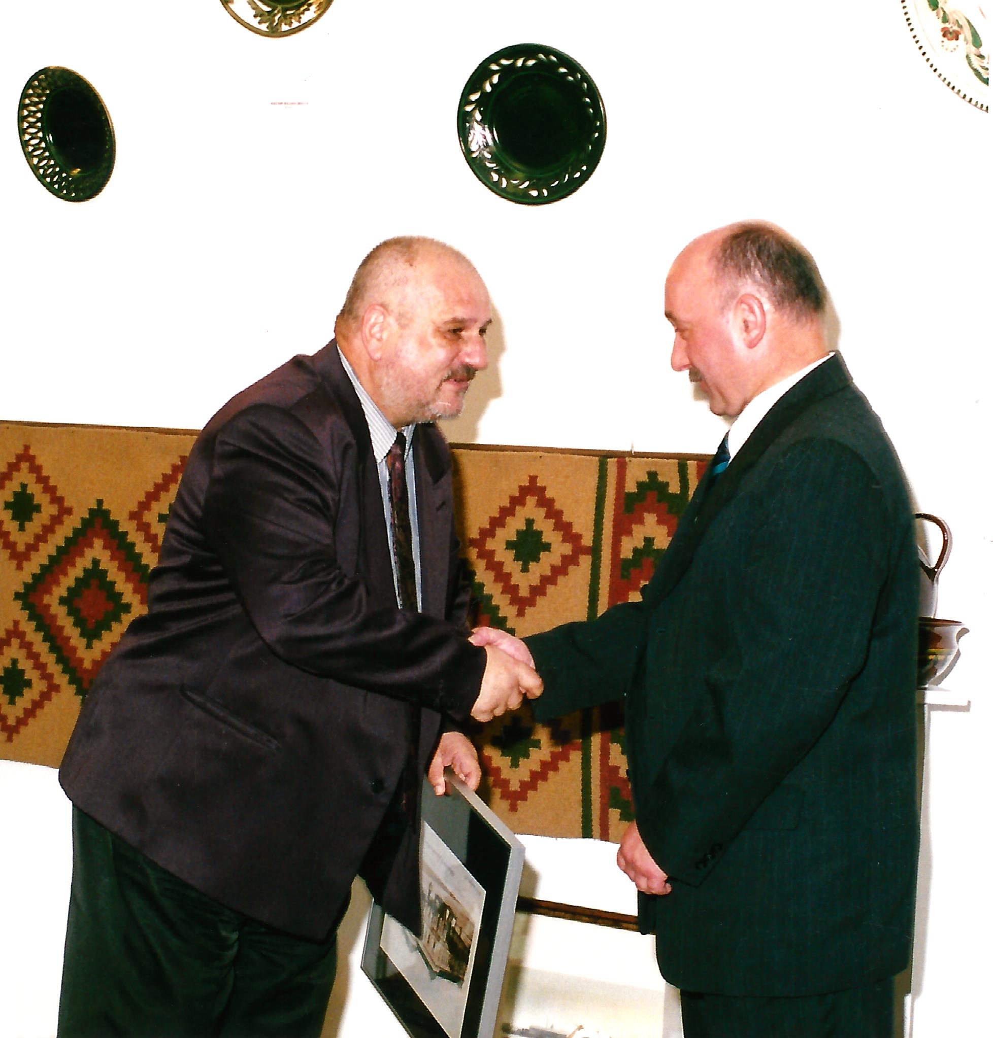 Hivatalos kézfogás